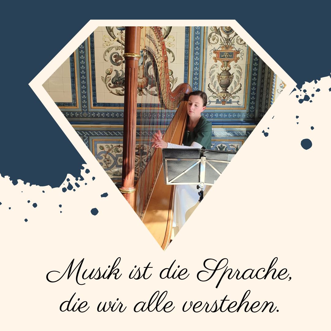 Jubiläumsprogramm 2022 - Magdalena Schmutzler mit ihrer Harfe